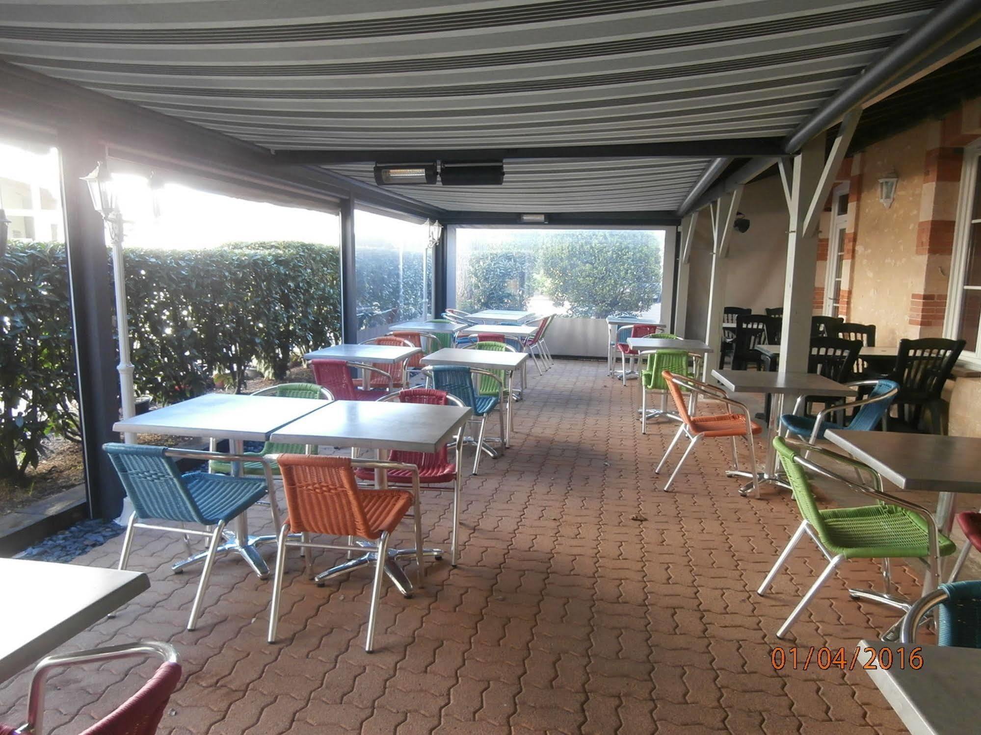 Cit'Hotel Le Commerce Saujon Exteriér fotografie